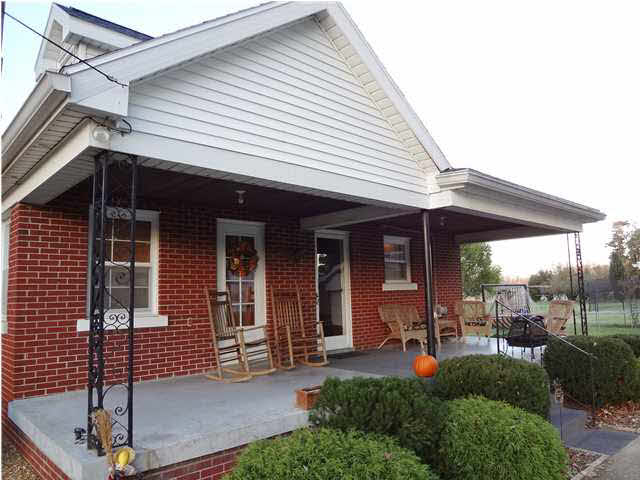 2911 Mesker Park Dr, Evansville, IN 47720 photo 2