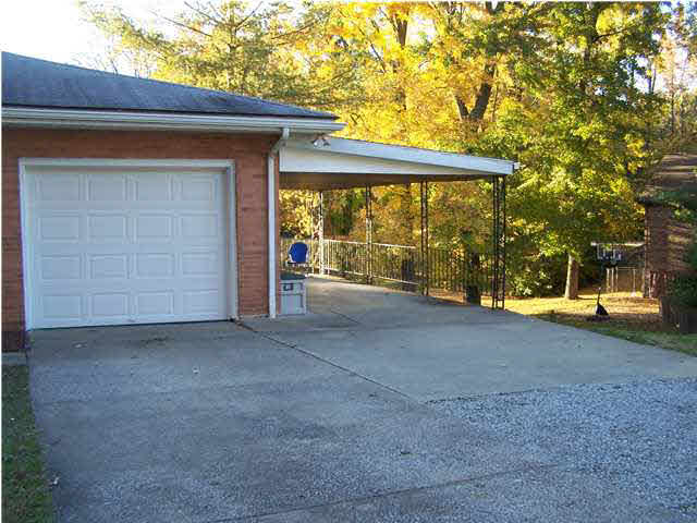 7926 New Maple Rd, Evansville, IN 47710 photo 2