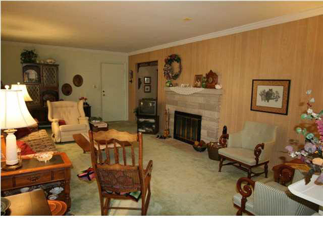 910 Plaza Dr, Evansville, IN 47715 photo 3