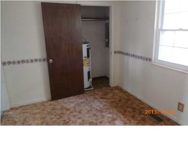 120 W Washington St, Chandler, IN 47610 photo 6