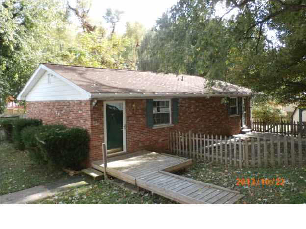 120 W Washington St, Chandler, IN 47610 photo 1