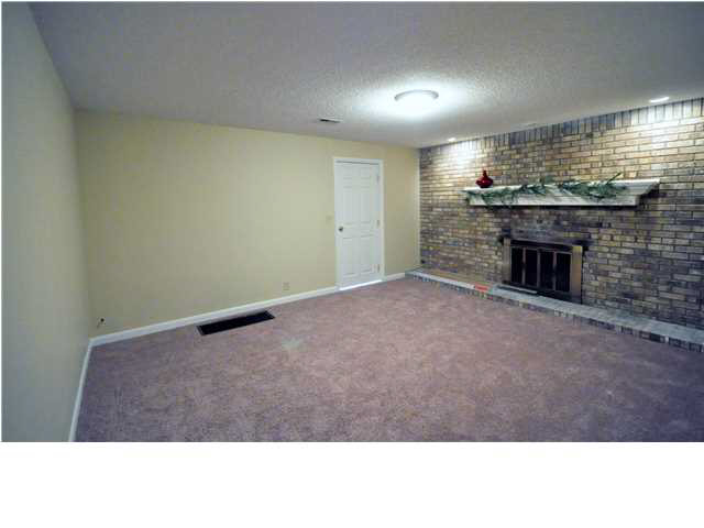 3211 S Weinbach Ave, Evansville, IN 47714 photo 12