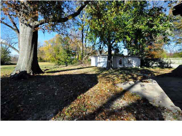 3211 S Weinbach Ave, Evansville, IN 47714 photo 19