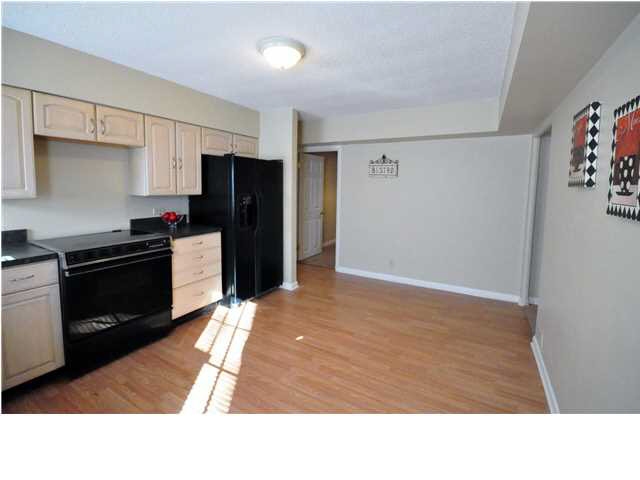 3211 S Weinbach Ave, Evansville, IN 47714 photo 4