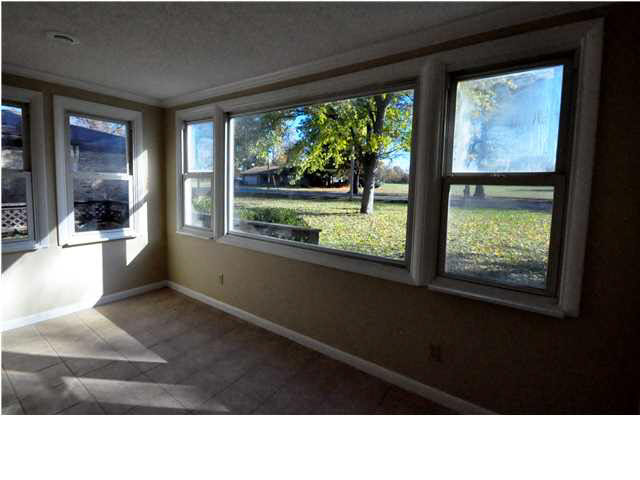 3211 S Weinbach Ave, Evansville, IN 47714 photo 13
