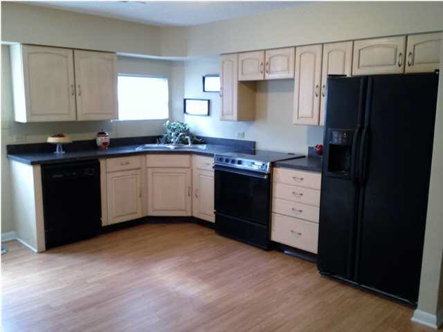 3211 S Weinbach Ave, Evansville, IN 47714 photo 1