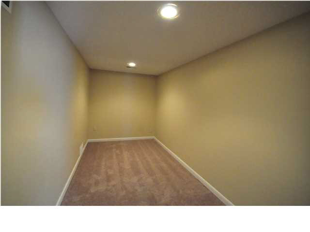 3211 S Weinbach Ave, Evansville, IN 47714 photo 9