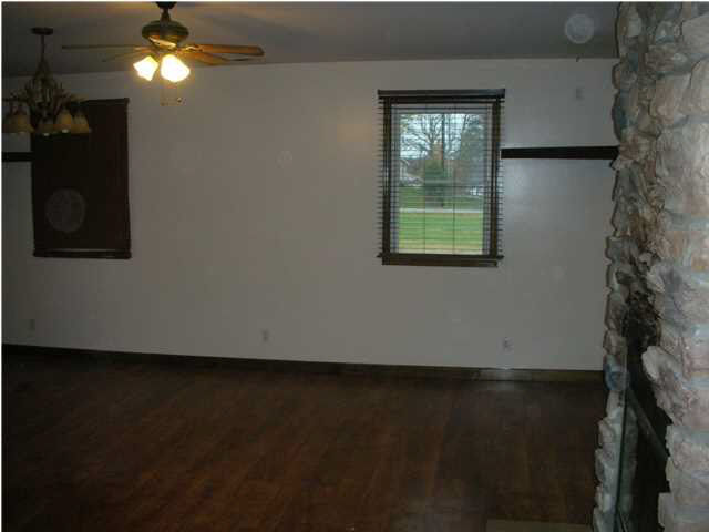 7421 New Harmony Rd, Evansville, IN 47720 photo 12