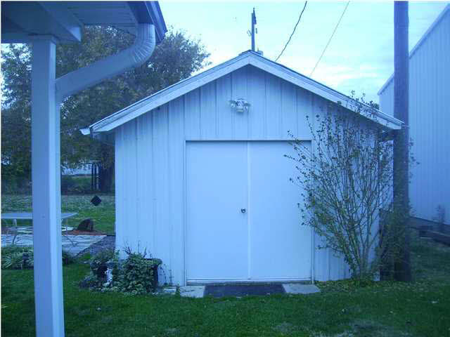 304 E Main St, Washington, IN 47501 photo 5