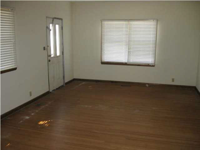 301 E Lafayette St, Winslow, IN 47598 photo 2