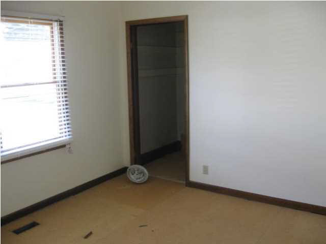 301 E Lafayette St, Winslow, IN 47598 photo 7