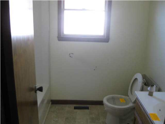 301 E Lafayette St, Winslow, IN 47598 photo 8