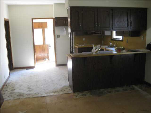 301 E Lafayette St, Winslow, IN 47598 photo 5