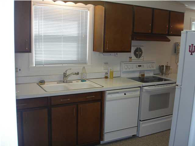 102 Lynn Dr, Loogootee, IN 47553 photo 4