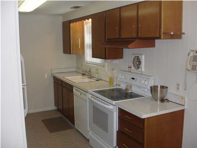 102 Lynn Dr, Loogootee, IN 47553 photo 3
