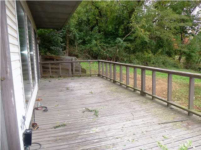 6912 Gardner Rd, Chandler, IN 47610 photo 2