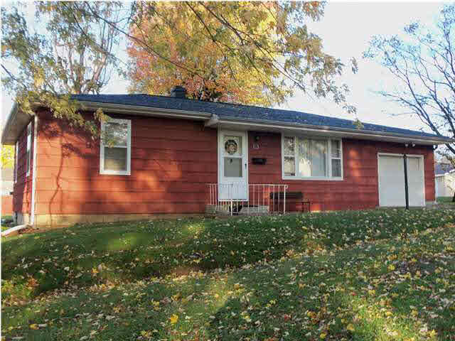 915 NE 4th St, Washington, IN 47501 photo 1