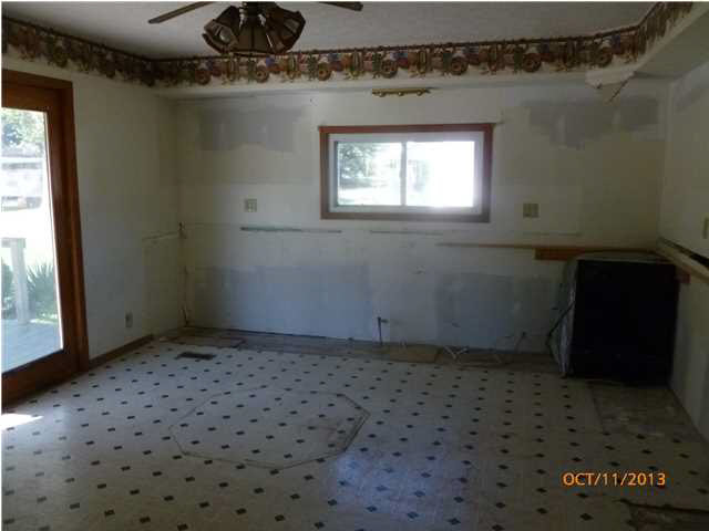 515 N Park Ave, Jasonville, IN 47438 photo 2