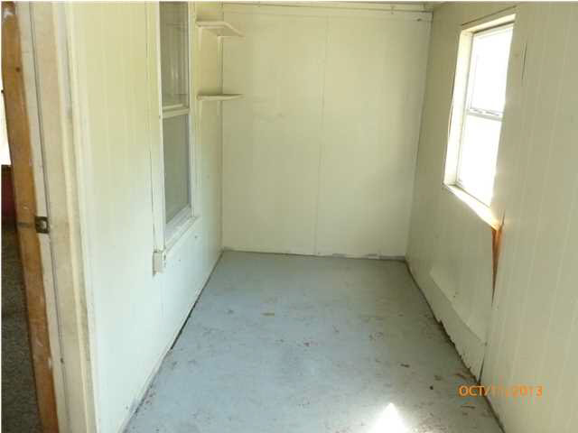 515 N Park Ave, Jasonville, IN 47438 photo 4