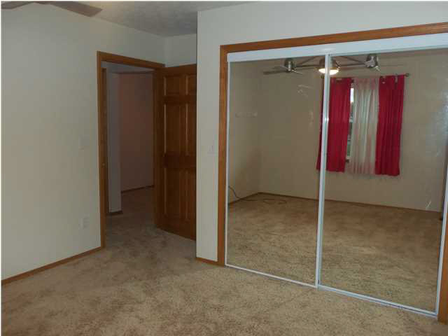 422 N Westview Dr, Montgomery, IN 47558 photo 8
