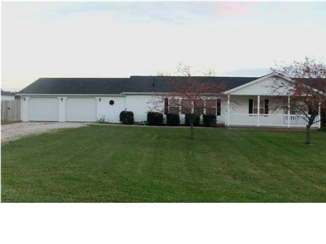 422 N Westview Dr, Montgomery, IN 47558 photo 1