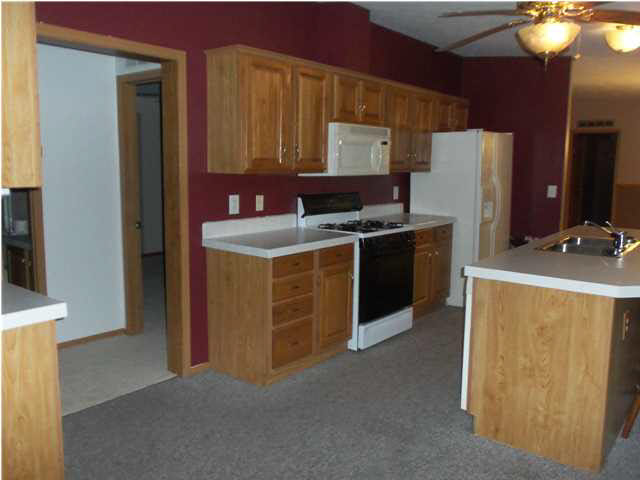422 N Westview Dr, Montgomery, IN 47558 photo 4