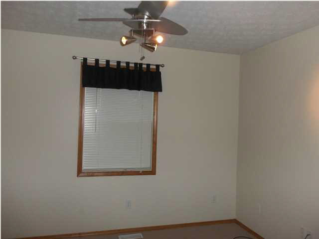 422 N Westview Dr, Montgomery, IN 47558 photo 6