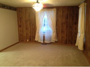 605 N Harris St, Bourbon, IN 46504 photo 5