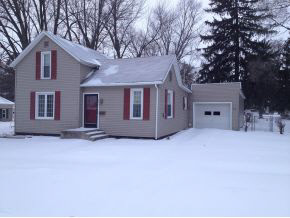 605 N Harris St, Bourbon, IN 46504 photo 2