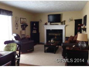 704 S 3rd St, Swayzee, IN 46986 photo 2