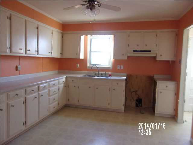 1613 S Bosse Ave, Evansville, IN 47712 photo 4