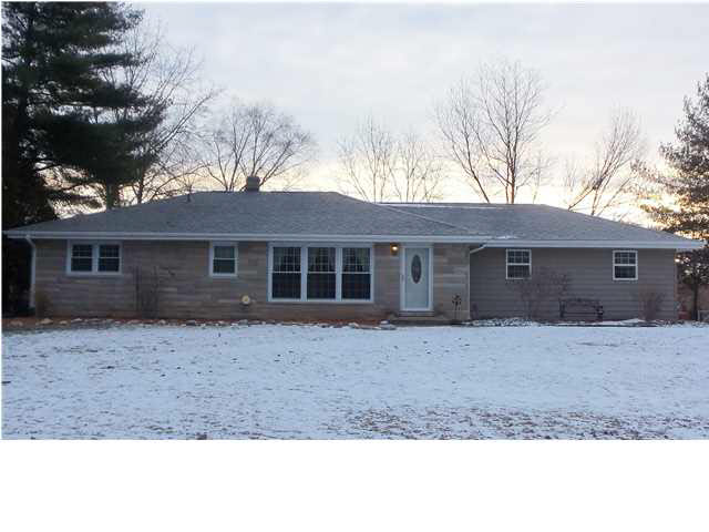 2100 Raven Dr, Washington, IN 47501 photo 1