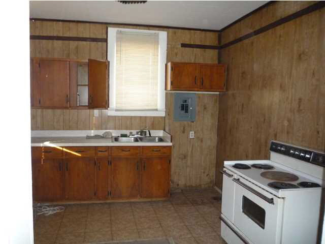 908 E Cherry St, Evansville, IN 47714 photo 3