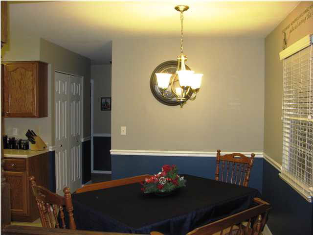 7624 Rock Creek Ln, Evansville, IN 47711 photo 9