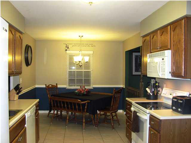 7624 Rock Creek Ln, Evansville, IN 47711 photo 5