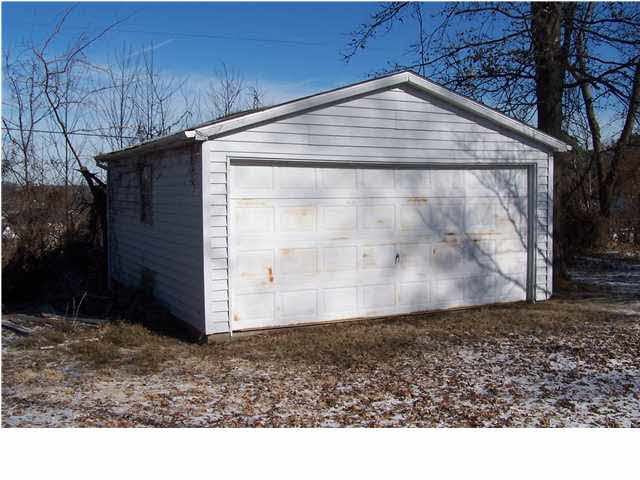 450 E Mount Pleasant Rd, Evansville, IN 47711 photo 2