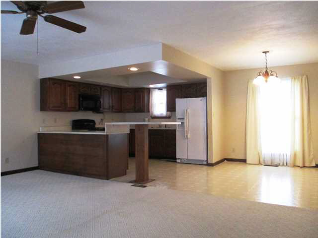 3319 N Eleventh Ave, Evansville, IN 47720 photo 2