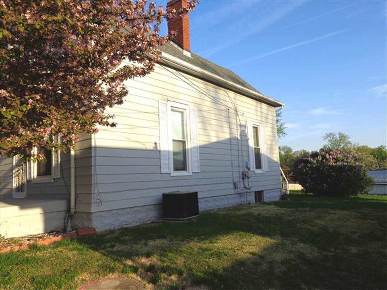 1121 E Walnut St, Boonville, IN 47601 photo 22