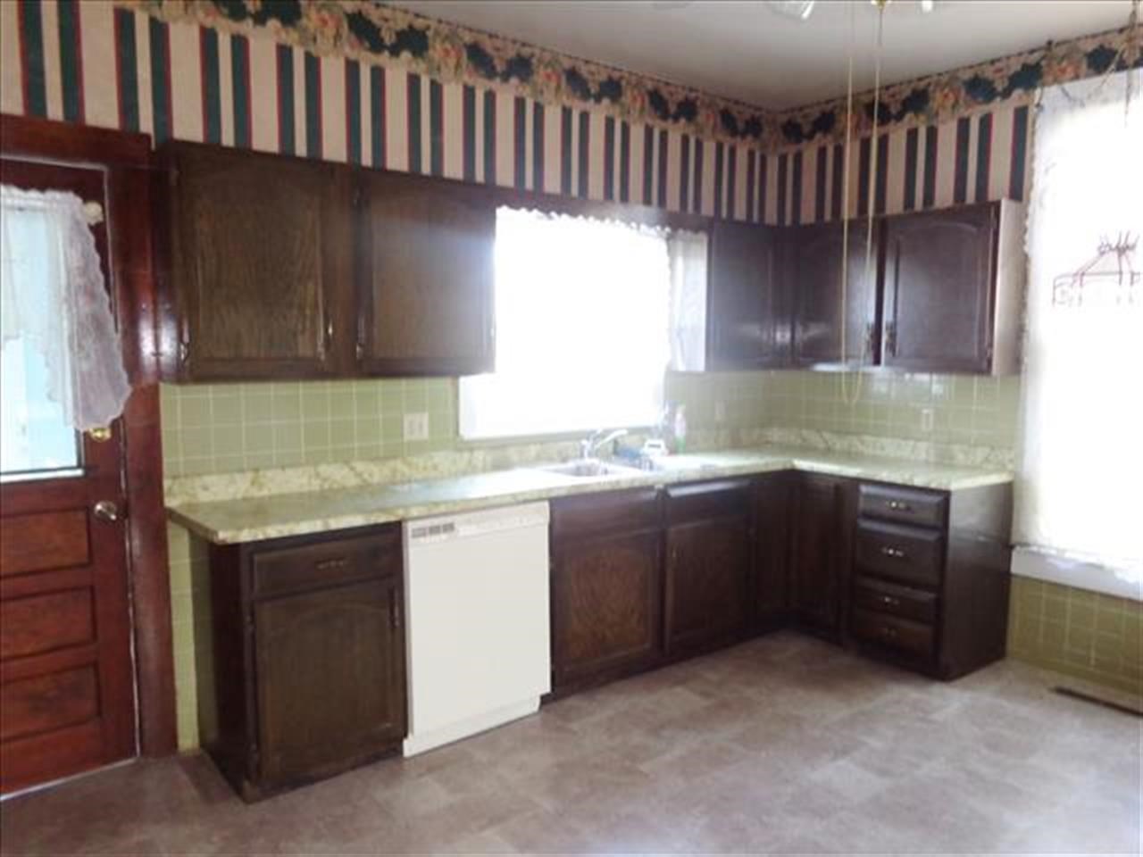 1121 E Walnut St, Boonville, IN 47601 photo 3