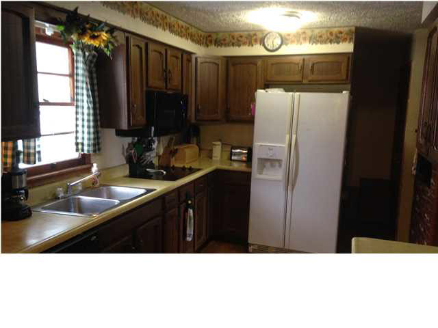 720 Saint George Dr, Washington, IN 47501 photo 3