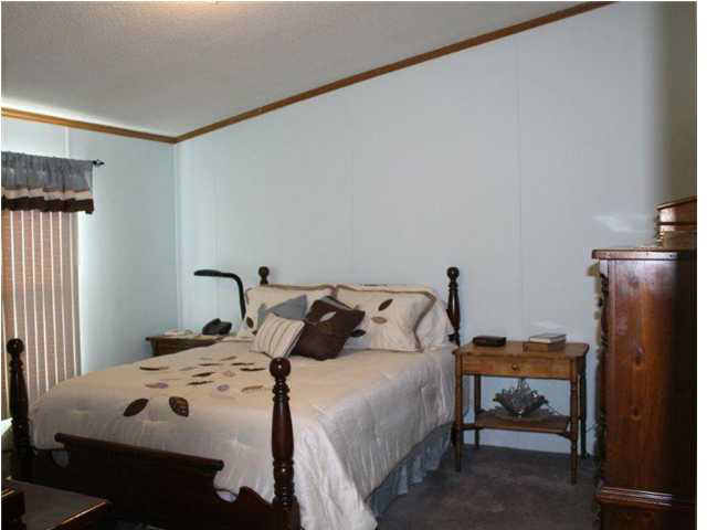 622 Elnora St, Odon, IN 47562 photo 11