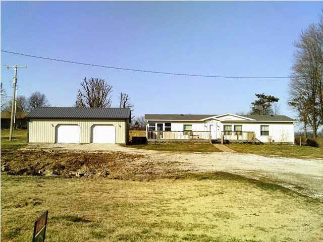 622 Elnora St, Odon, IN 47562 photo 1