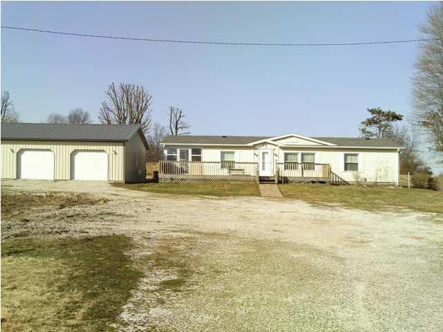 622 Elnora St, Odon, IN 47562 photo 5