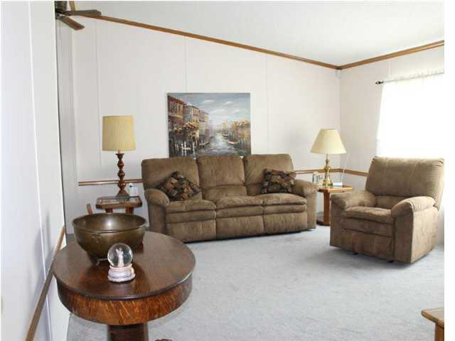622 Elnora St, Odon, IN 47562 photo 10
