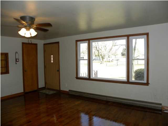 1060 E 150 S, Princeton, IN 47670 photo 3