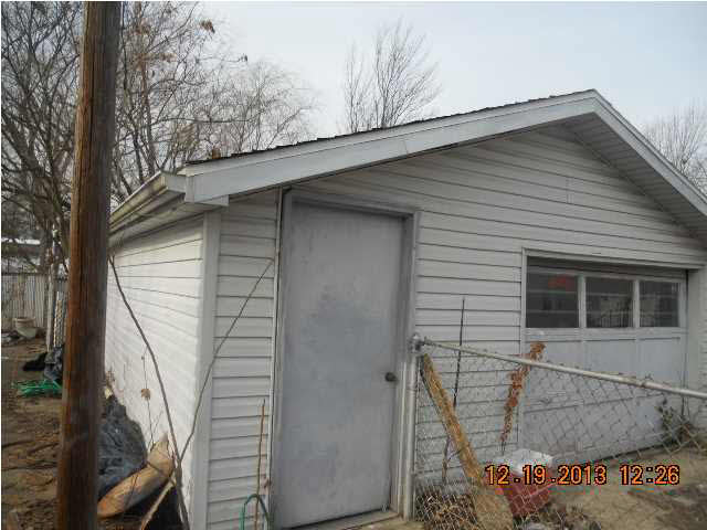 914 N Third St, Boonville, IN 47601 photo 6