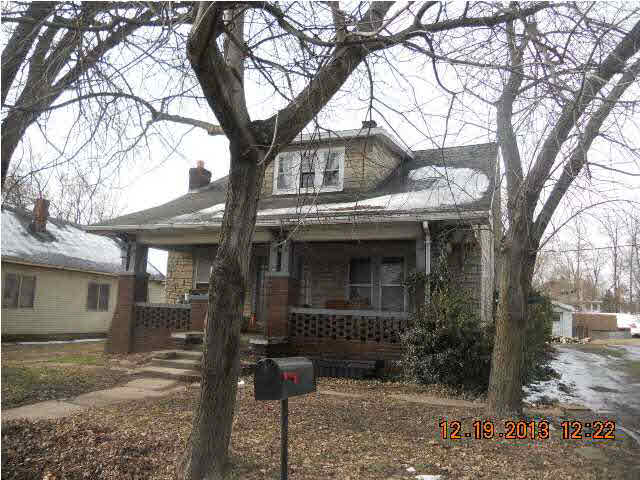 914 N Third St, Boonville, IN 47601 photo 2