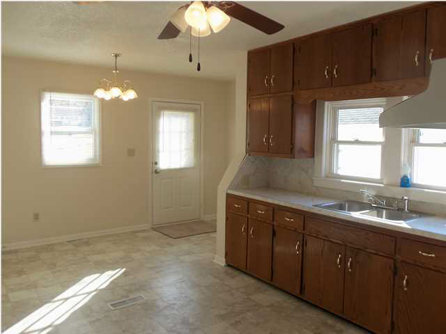 401 Mound St, Washington, IN 47501 photo 4