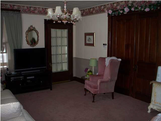602 W Linn St, Holland, IN 47541 photo 3