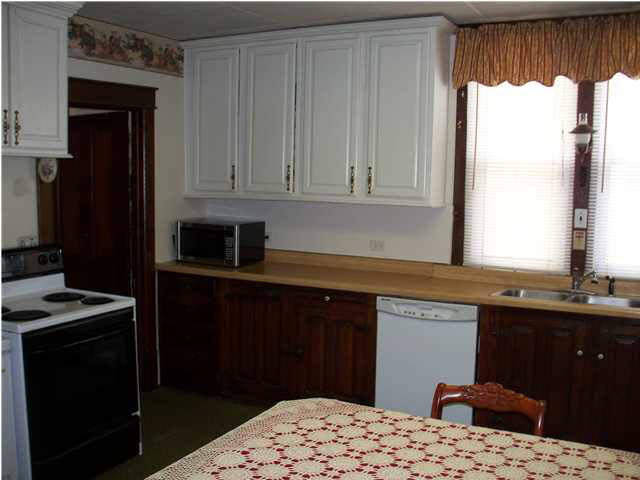 602 W Linn St, Holland, IN 47541 photo 2